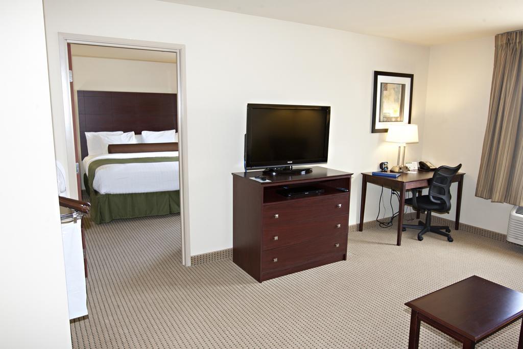 Cobblestone Inn & Suites - Langdon Esterno foto