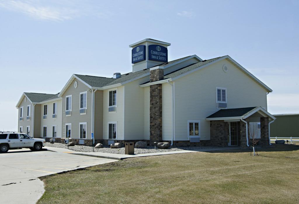 Cobblestone Inn & Suites - Langdon Esterno foto