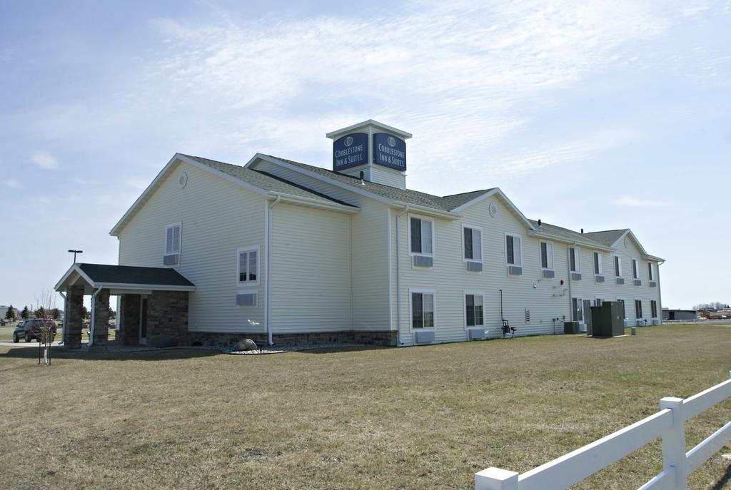 Cobblestone Inn & Suites - Langdon Esterno foto