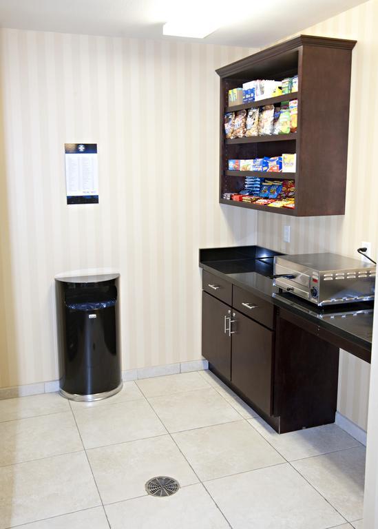 Cobblestone Inn & Suites - Langdon Esterno foto