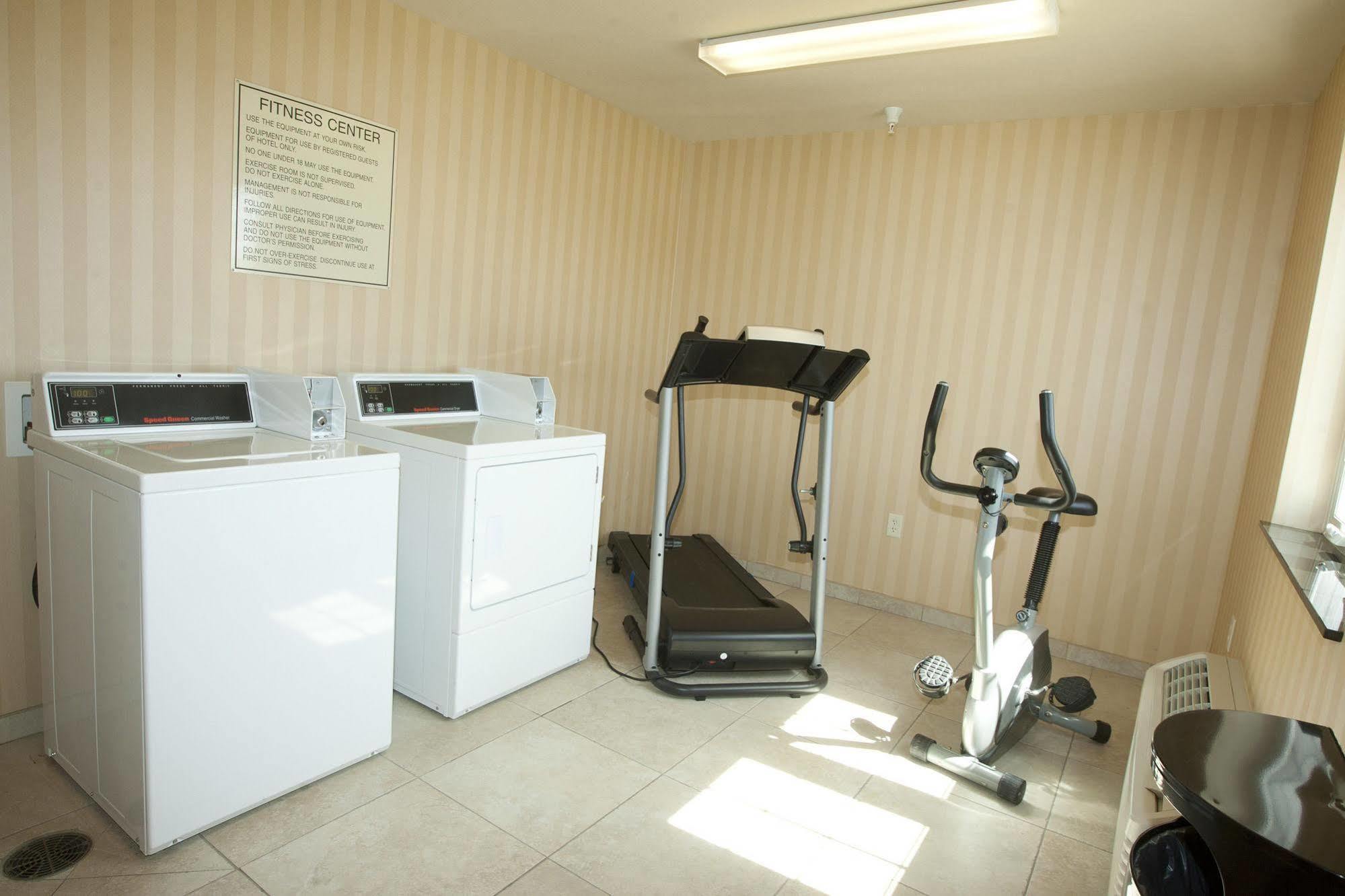 Cobblestone Inn & Suites - Langdon Esterno foto