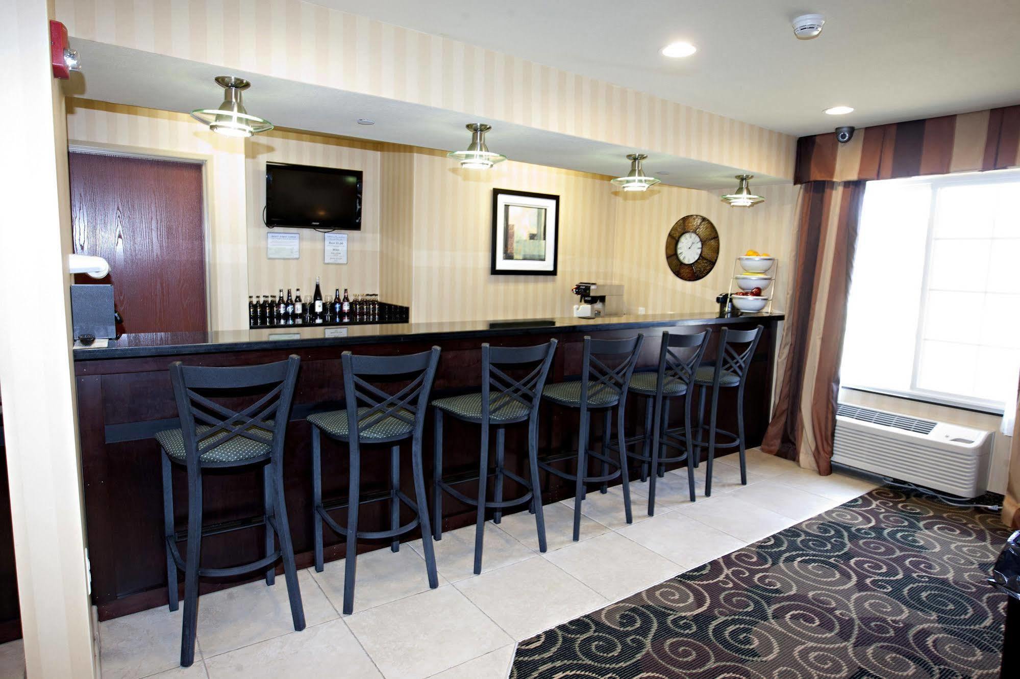 Cobblestone Inn & Suites - Langdon Esterno foto