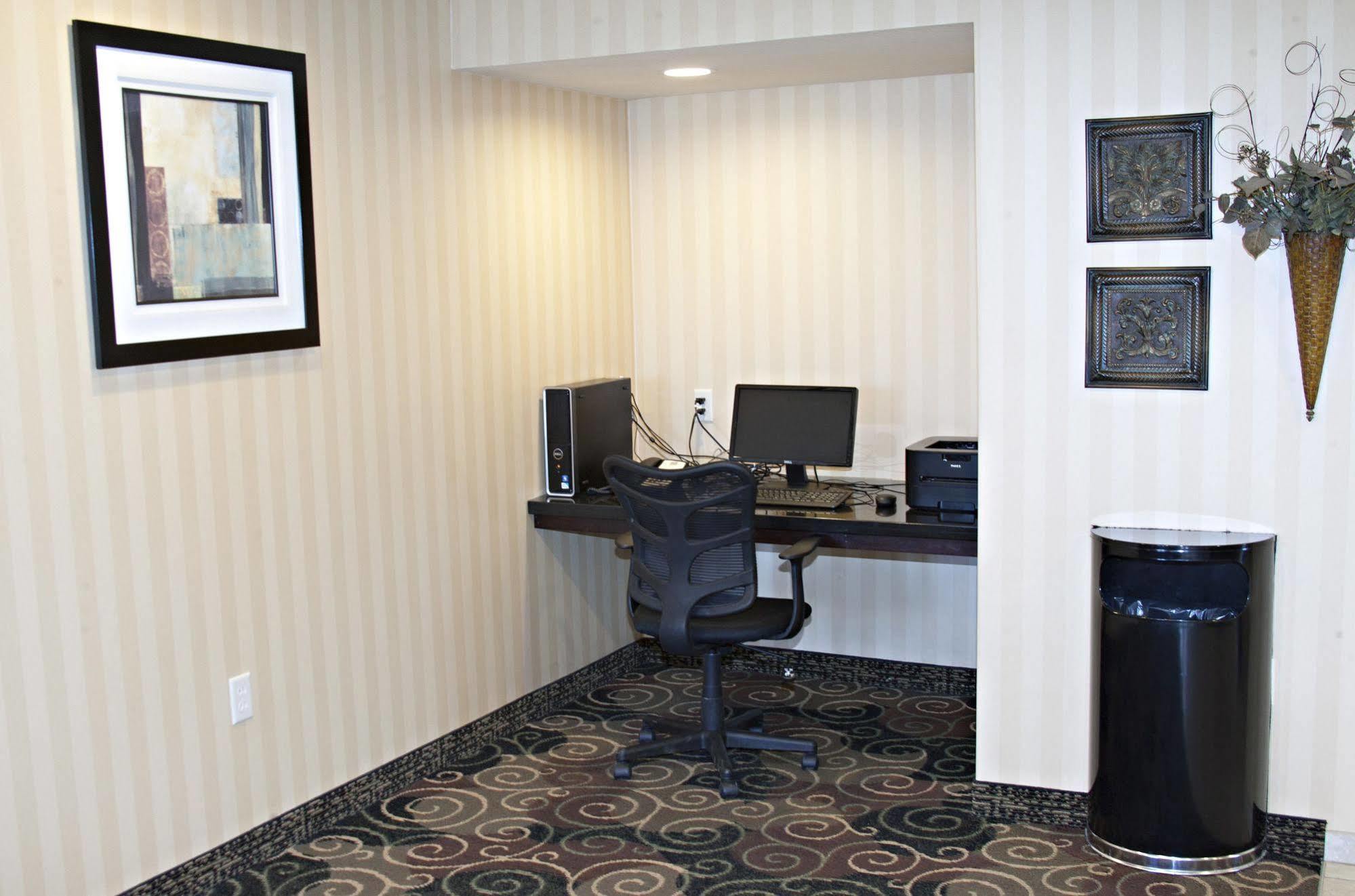 Cobblestone Inn & Suites - Langdon Esterno foto