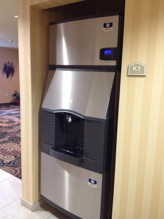 Cobblestone Inn & Suites - Langdon Esterno foto
